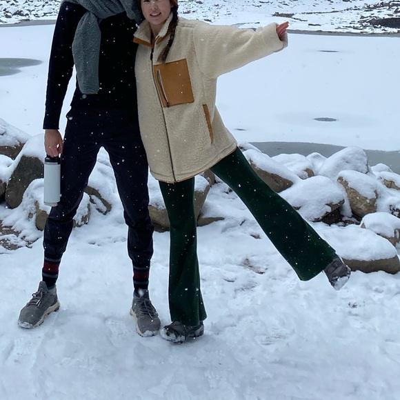 Orvis Beige Sherpa Fleece Leather Trim Full-Zip Long Sleeve Full Zip - Picture 11 of 13